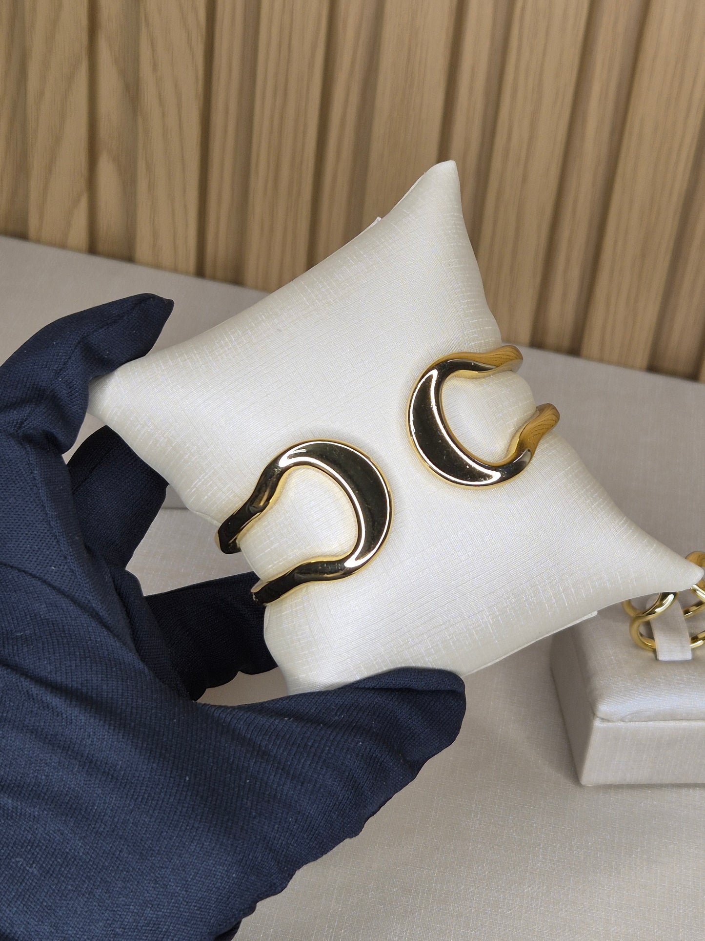 Bracelete Dourado Design Orgânico Premium