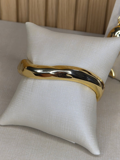 Bracelete Dourado Premium – Design Moderno