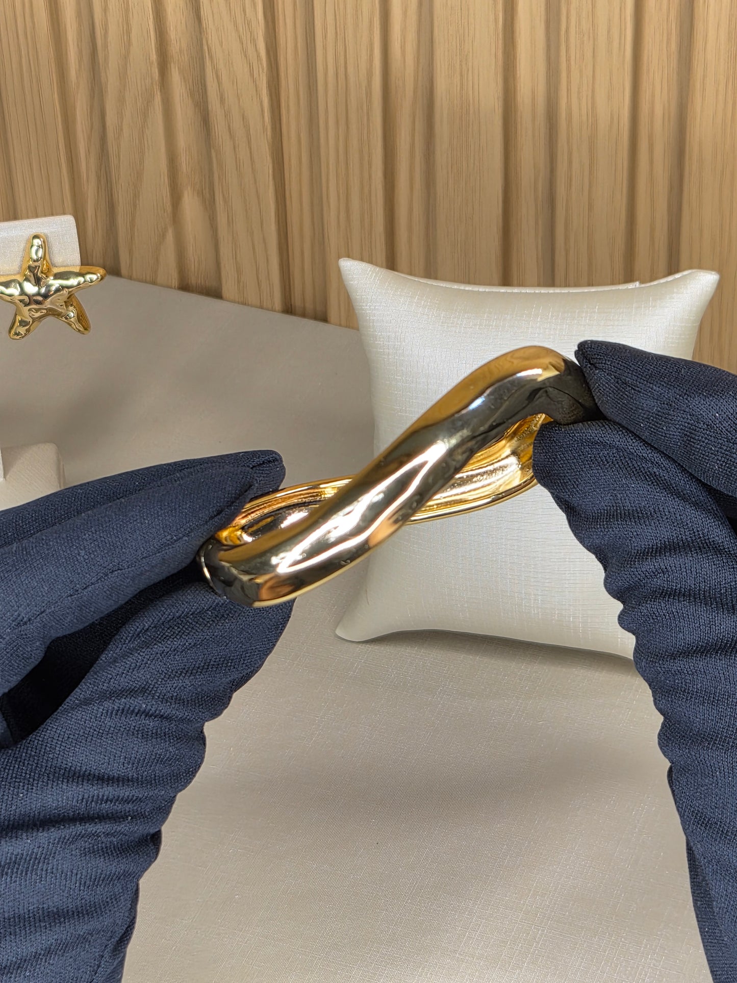 Bracelete Dourado Premium – Design Moderno