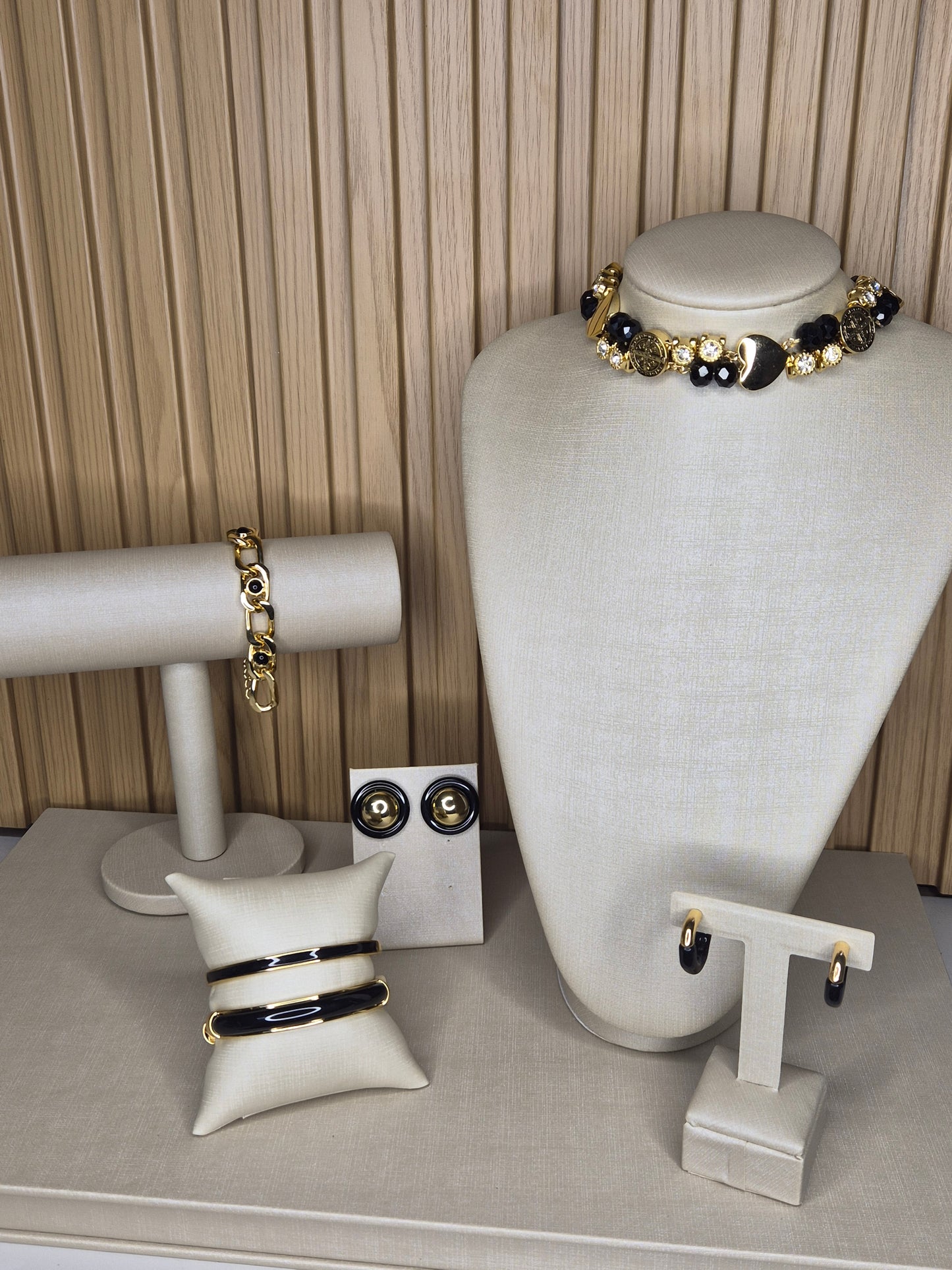 Conjunto AURUM Noir Elegance