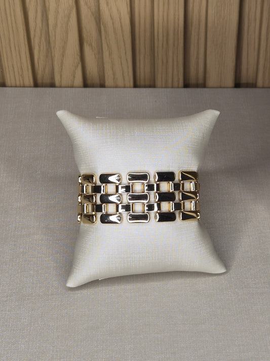 Pulseira Semijoia Dourada – Luxo Contemporâneo e Brilho Sofisticado