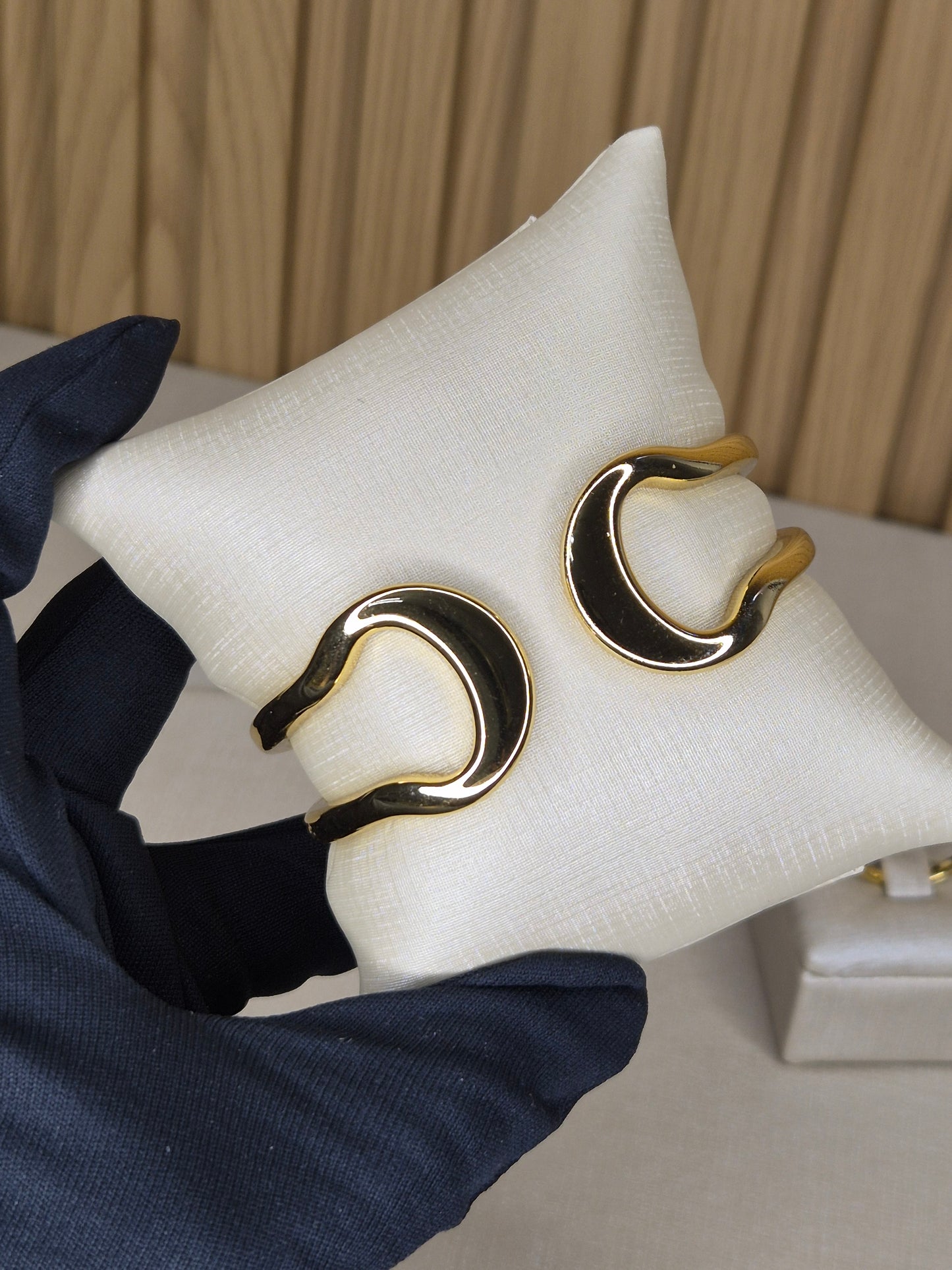 Bracelete Dourado Design Orgânico Premium