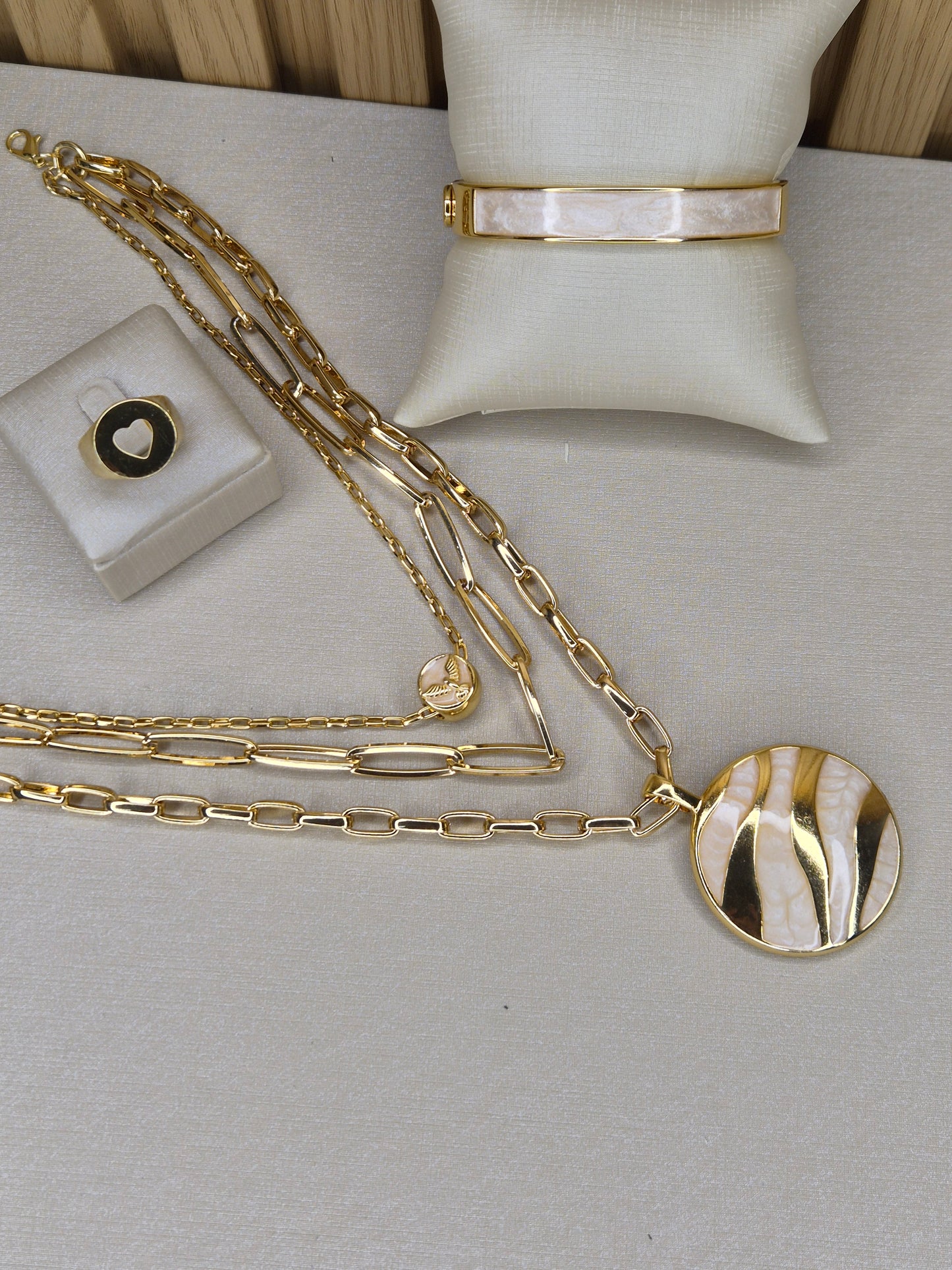 Colar Medalhão Harmonia AURUM