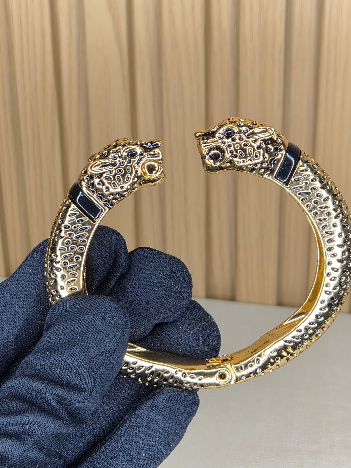 Bracelete Premium Dourado Onça