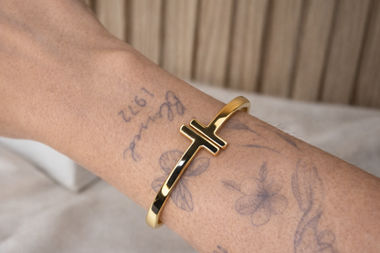 Bracelete Cruz Dourada