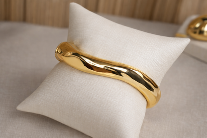 Bracelete Dourado Premium – Design Moderno