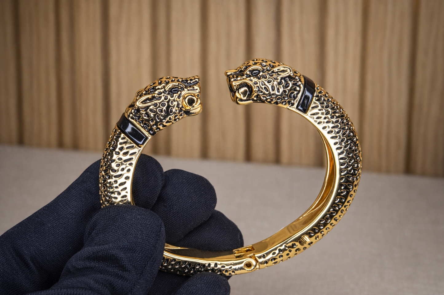 Bracelete Premium Dourado Onça